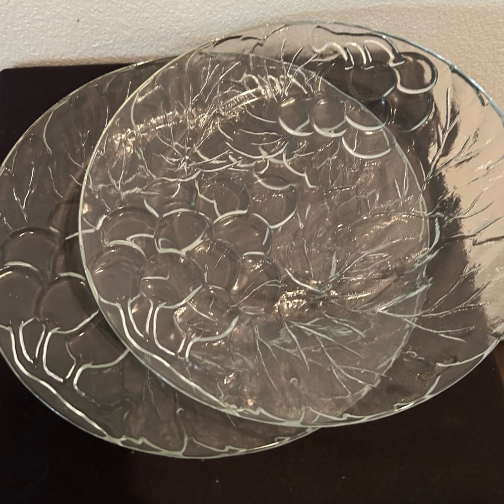 2 KIG Indonesian 10” Plates “Grapevine” VINTAGE
